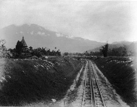 Jalur kereta arah Kayu Tanam sekitar tahun 1895